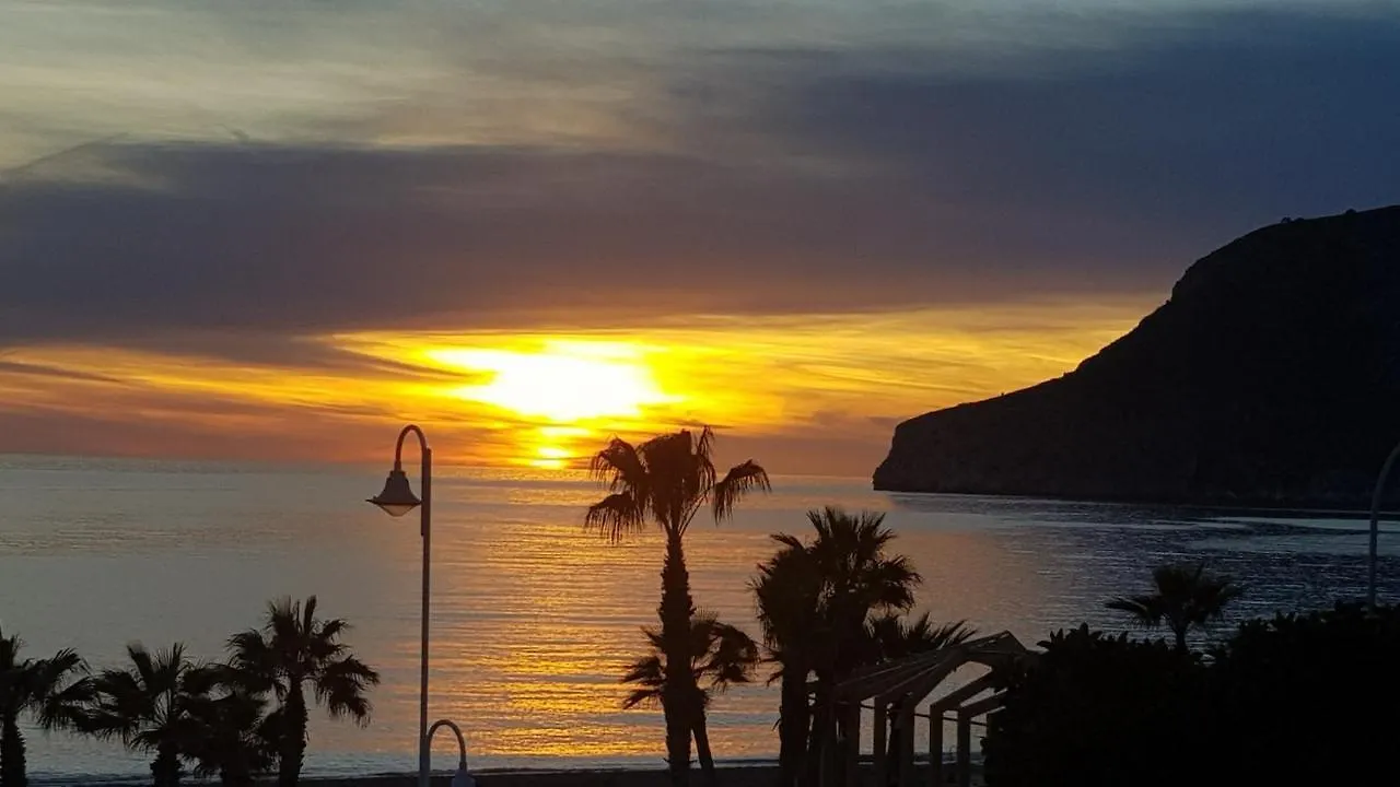 Casa de Férias Maison De Charme Le Temps D'Une Pause Vila La Herradura  Espanha